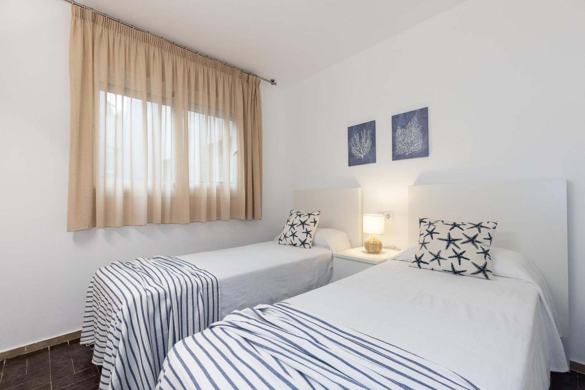 Uhc Dms Family Apartments Cambrils Quarto foto
