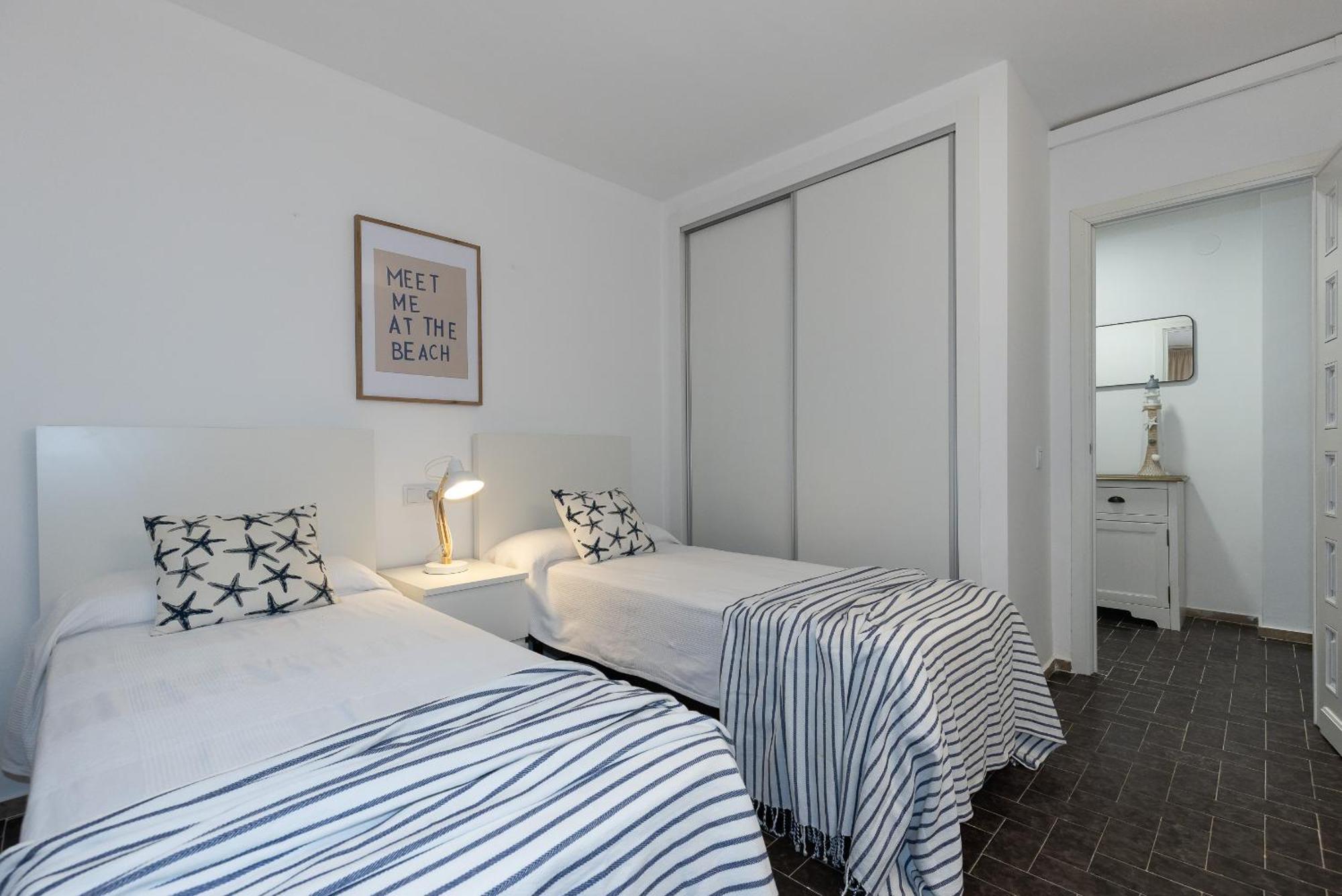 Uhc Dms Family Apartments Cambrils Quarto foto